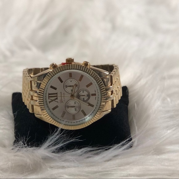 NEW - Classic Gold Watch - Picture 5 of 15